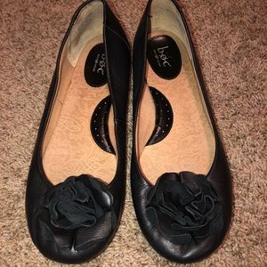 Black Flower Flats